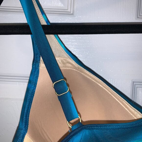 Miraclesuit Women's Draped Tankini Top Size 8 NEW Blue Slimming Vacation USA - Picture 3 of 8